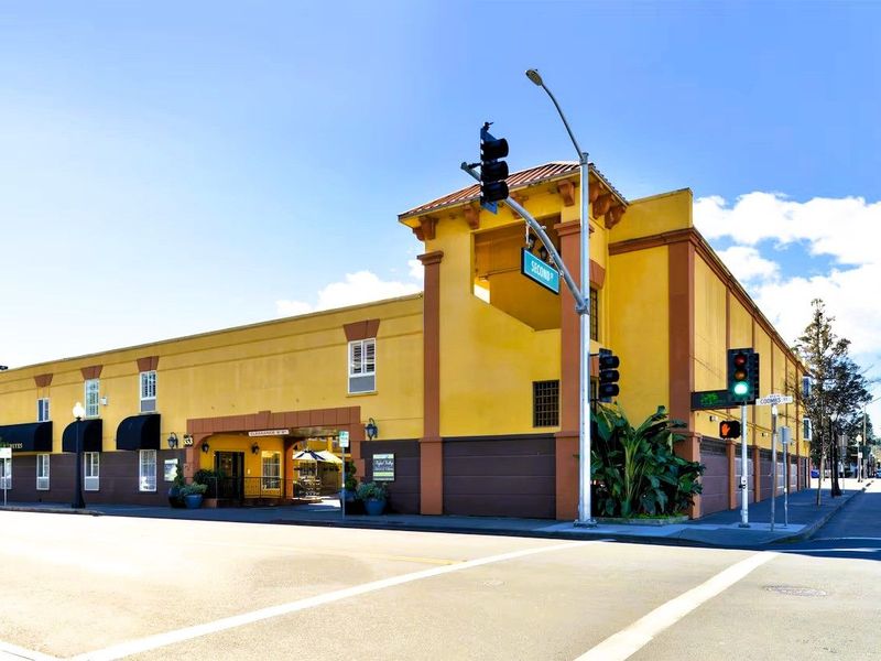 Napa Valley Hotel and Suites