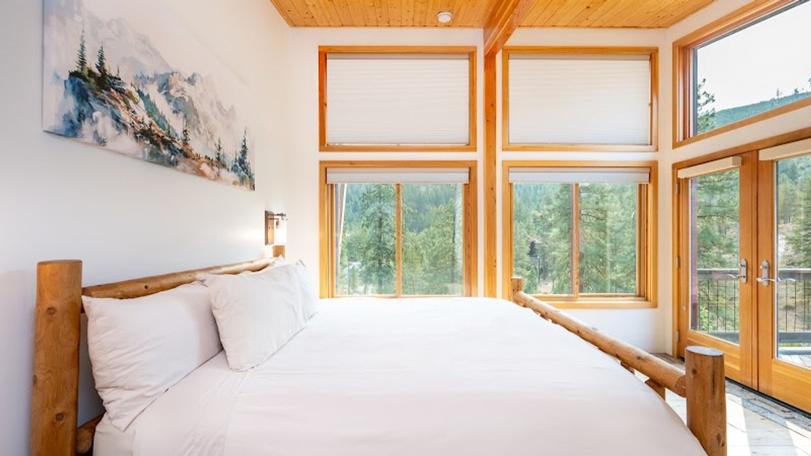 Photo of Sleeping Lady Mountain Resort & Spa - Osprey’s Nest, Bedroom, King bed