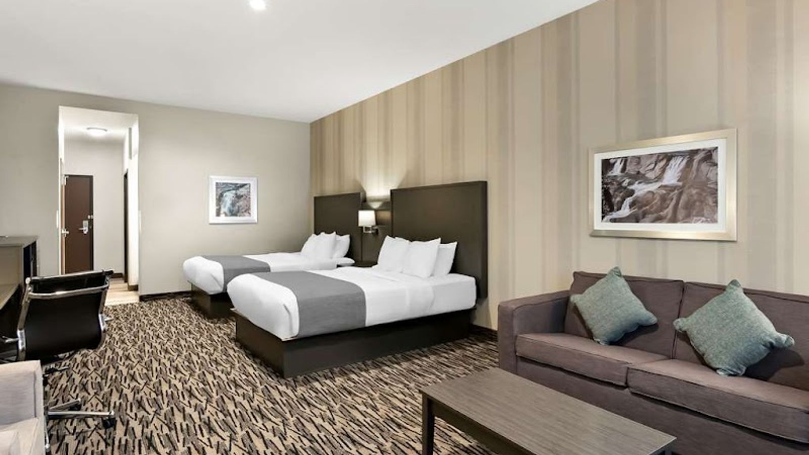 Photo of Best Western Sawtooth Inn & Suites