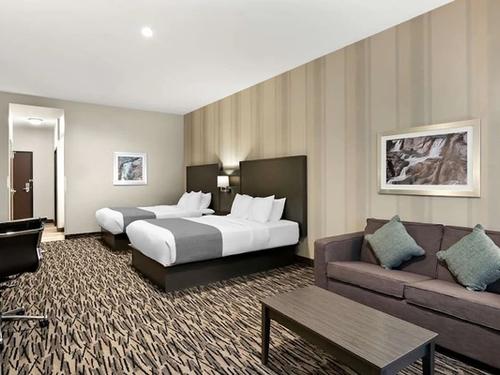 Photo of Best Western Sawtooth Inn & Suites