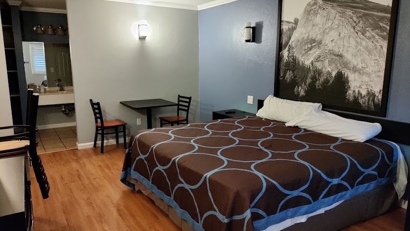 Photo of Super 8 by Wyndham Visalia