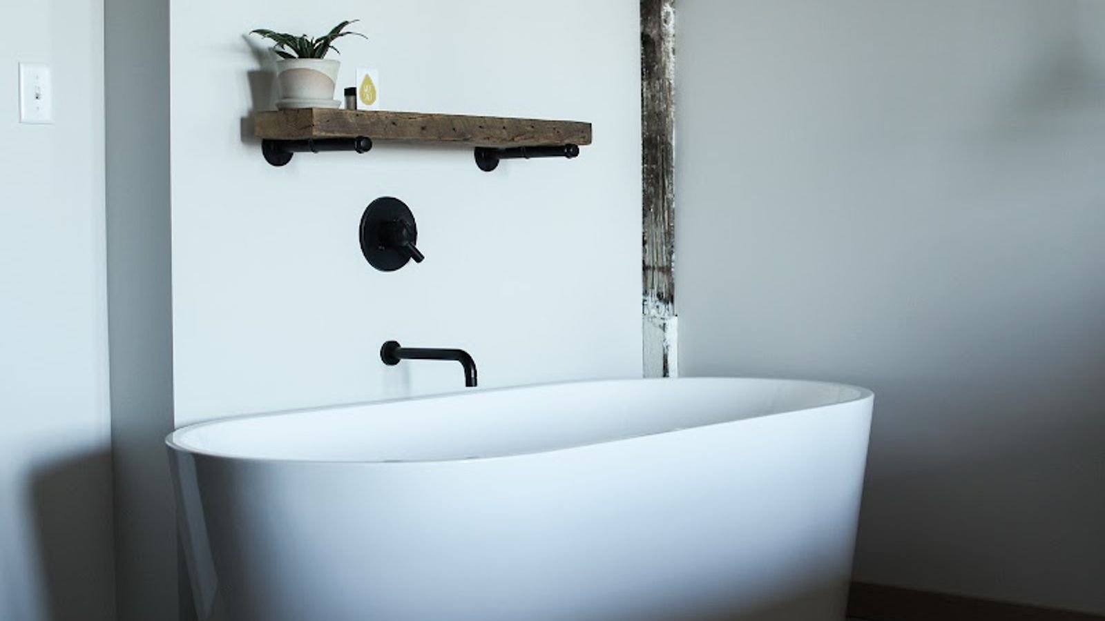 Photo of Bowline Hotel