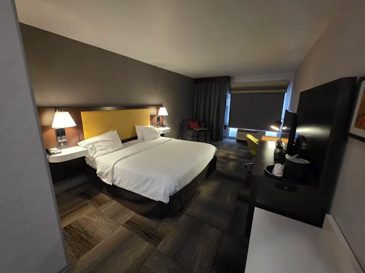 Photo of Country Inn & Suites by Radisson, Idaho Falls at the Mall - Room, 1 King Bed, Accessible