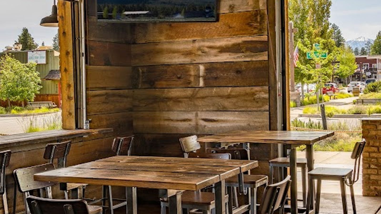 Photo of Ski Inn Taphouse and Hotel