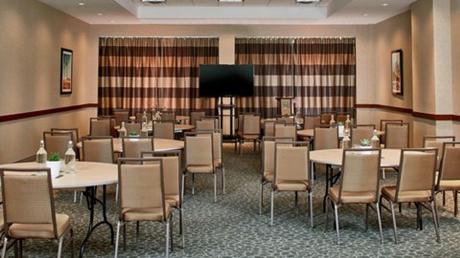 Photo of Courtyard Portland Downtown/Convention Center