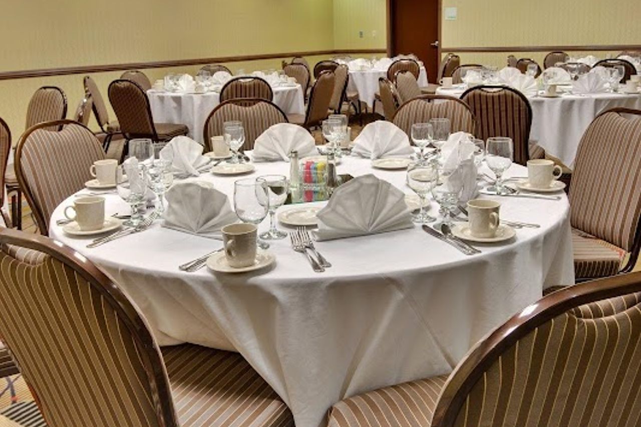 Photo of Holiday Inn & Suites Bakersfield, an IHG Hotel