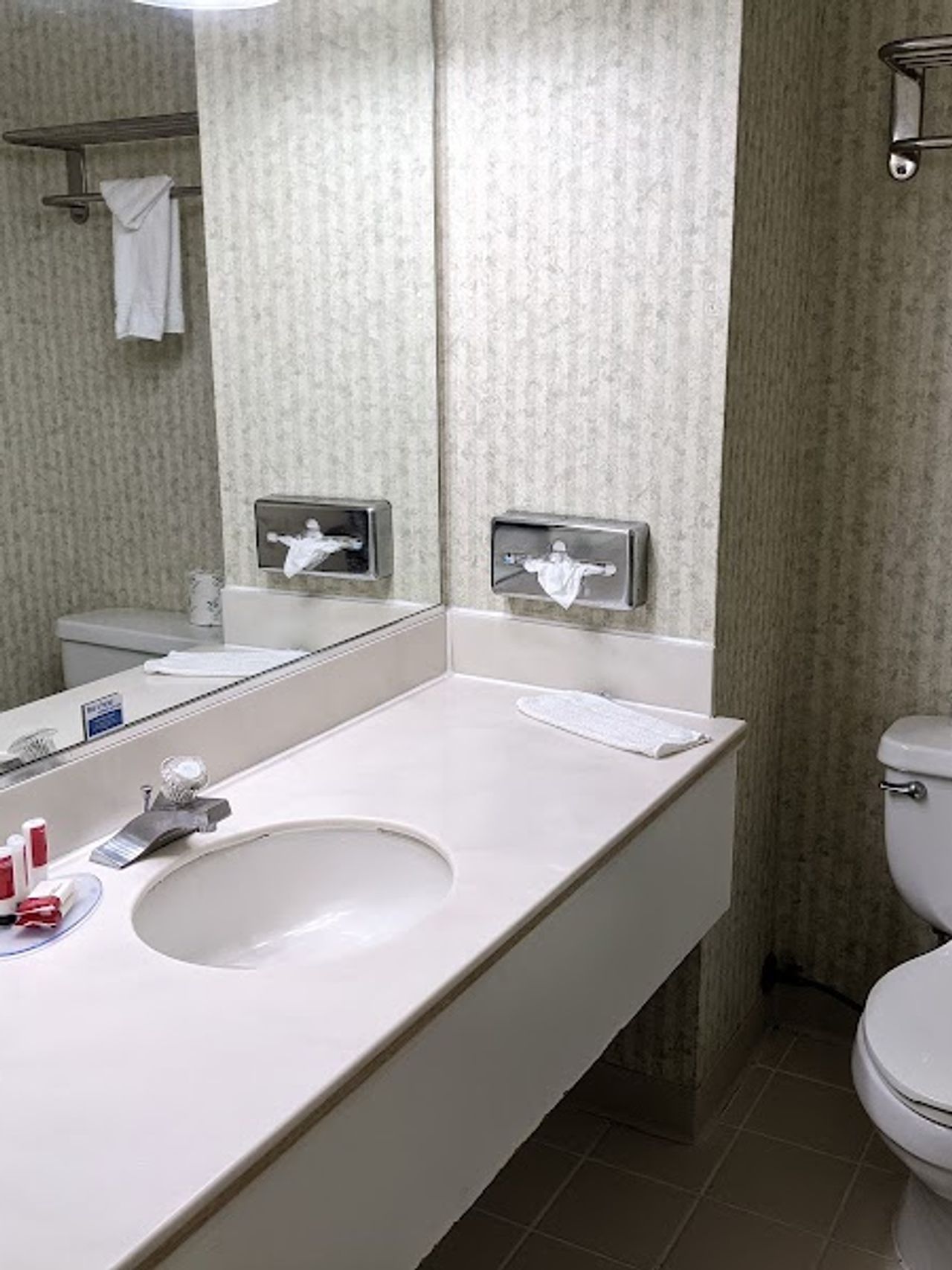 Photo of Travelodge by Wyndham Monterey Bay - Bathroom