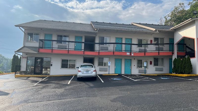 Photo of Howard Johnson by Wyndham Roseburg