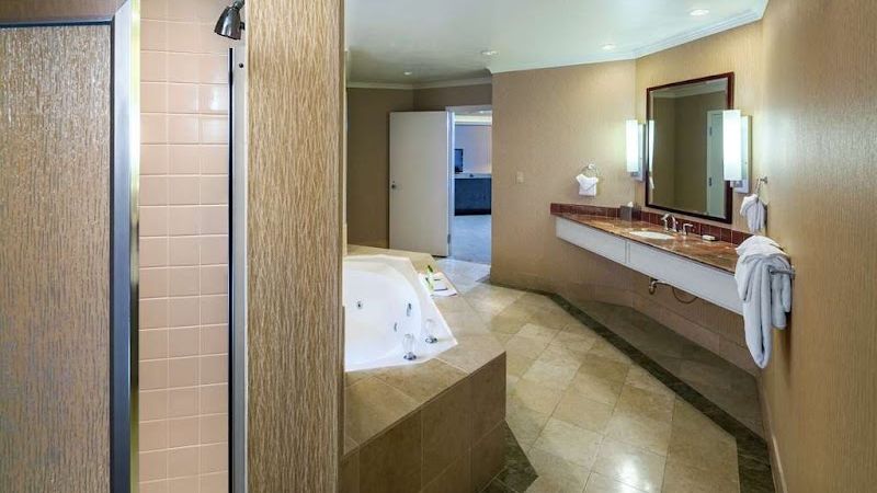 Photo of DoubleTree by Hilton Hotel Sonoma Wine Country