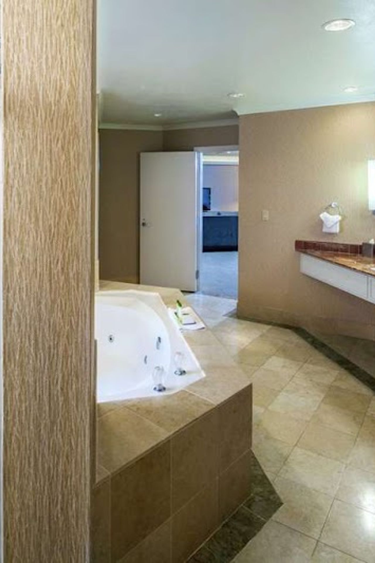 Photo of DoubleTree by Hilton Hotel Sonoma Wine Country