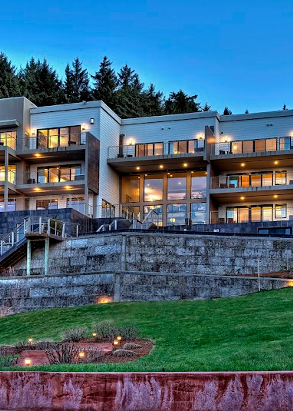Whale Cove Inn