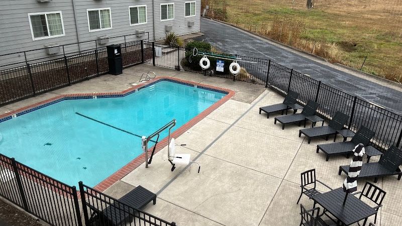 Photo of Quality Inn & Suites - Outdoor Pool, Sun deck