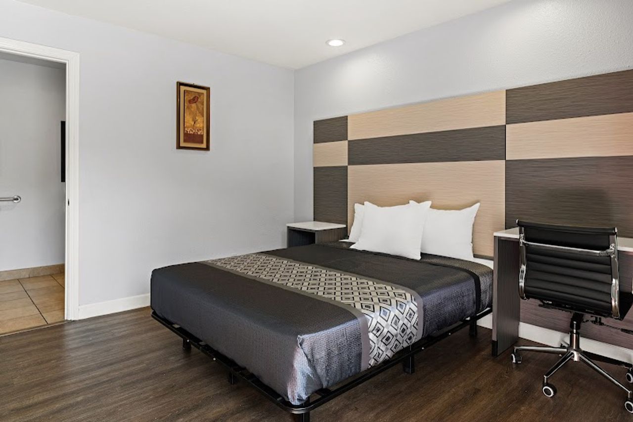 Photo of Bay Breeze Inn