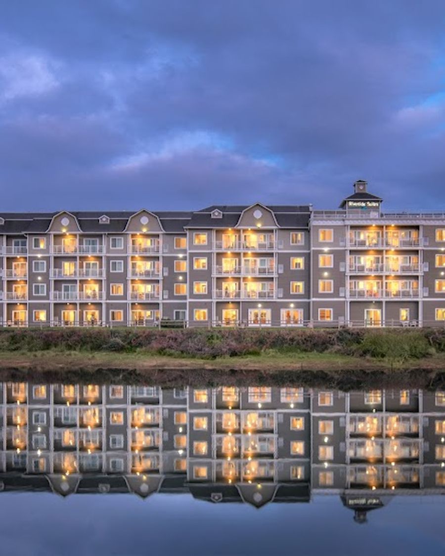 Rivertide Suites Hotel