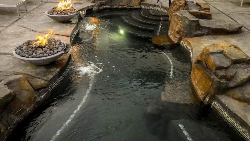 Xhale Resort & Spa - Massage Idaho Falls, Outdoor spa tub