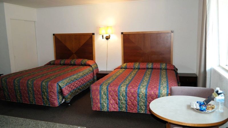 Room with 2 Queen Bed, River Park Inn