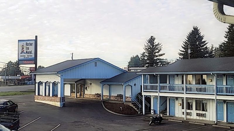 Harbor Inn