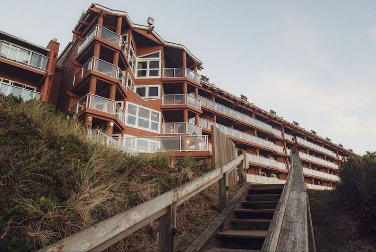 Photo of Hallmark Resort Newport - Direct Beach Access