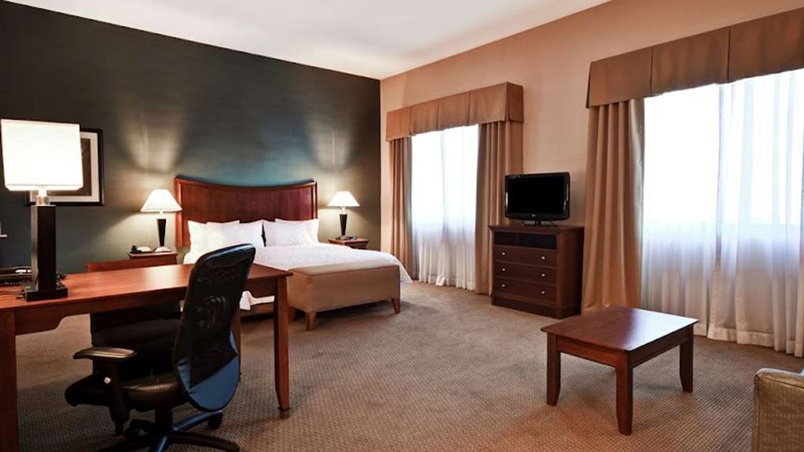 Photo of Hampton Inn & Suites Folsom