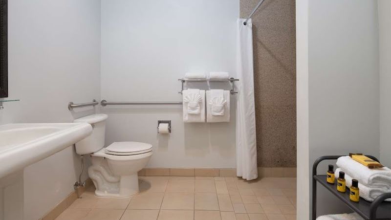 Photo of Best Western Plus All Suites Inn - Bathroom