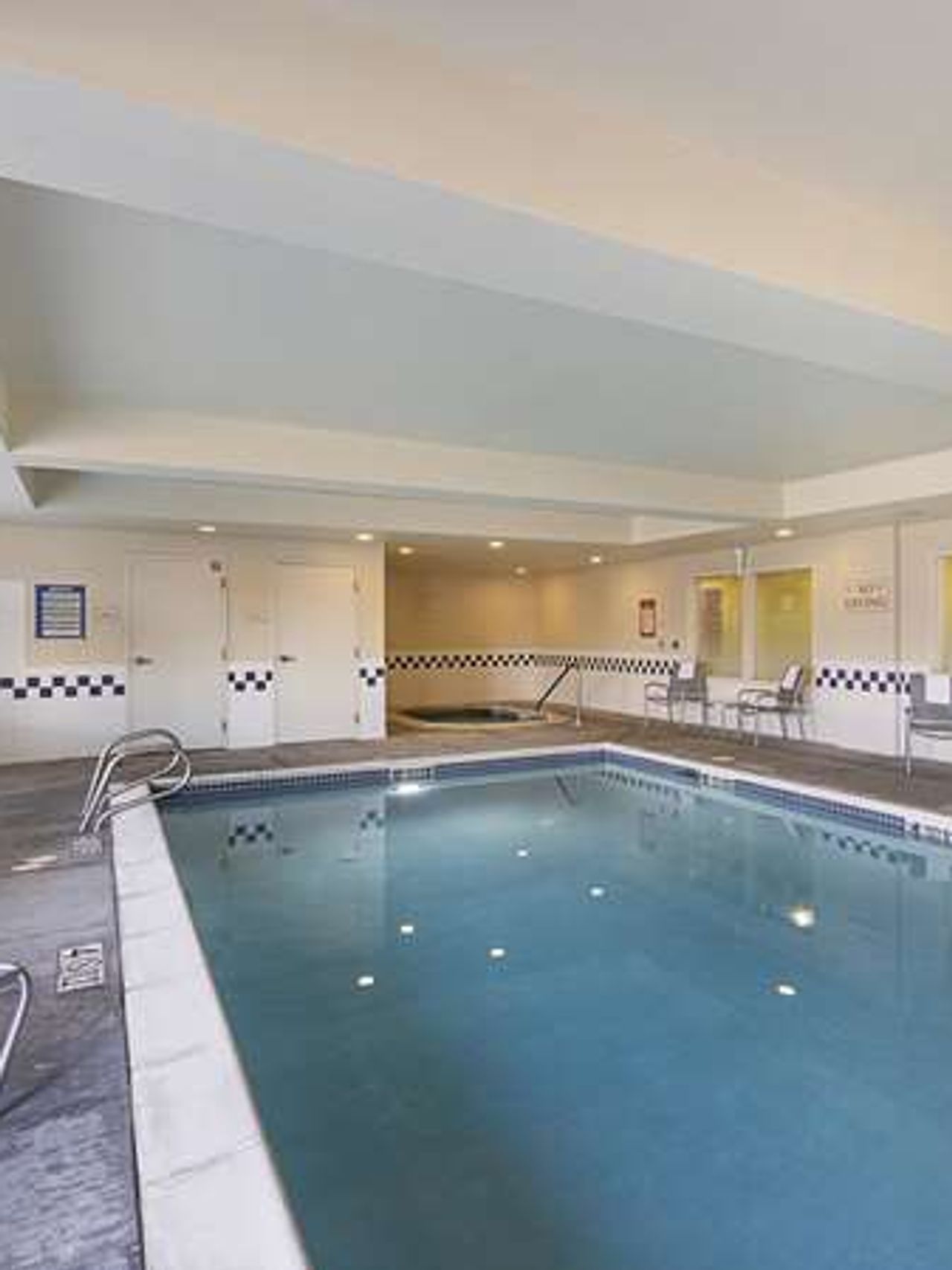 Photo of La Quinta Inn & Suites by Wyndham Central Point - Medford