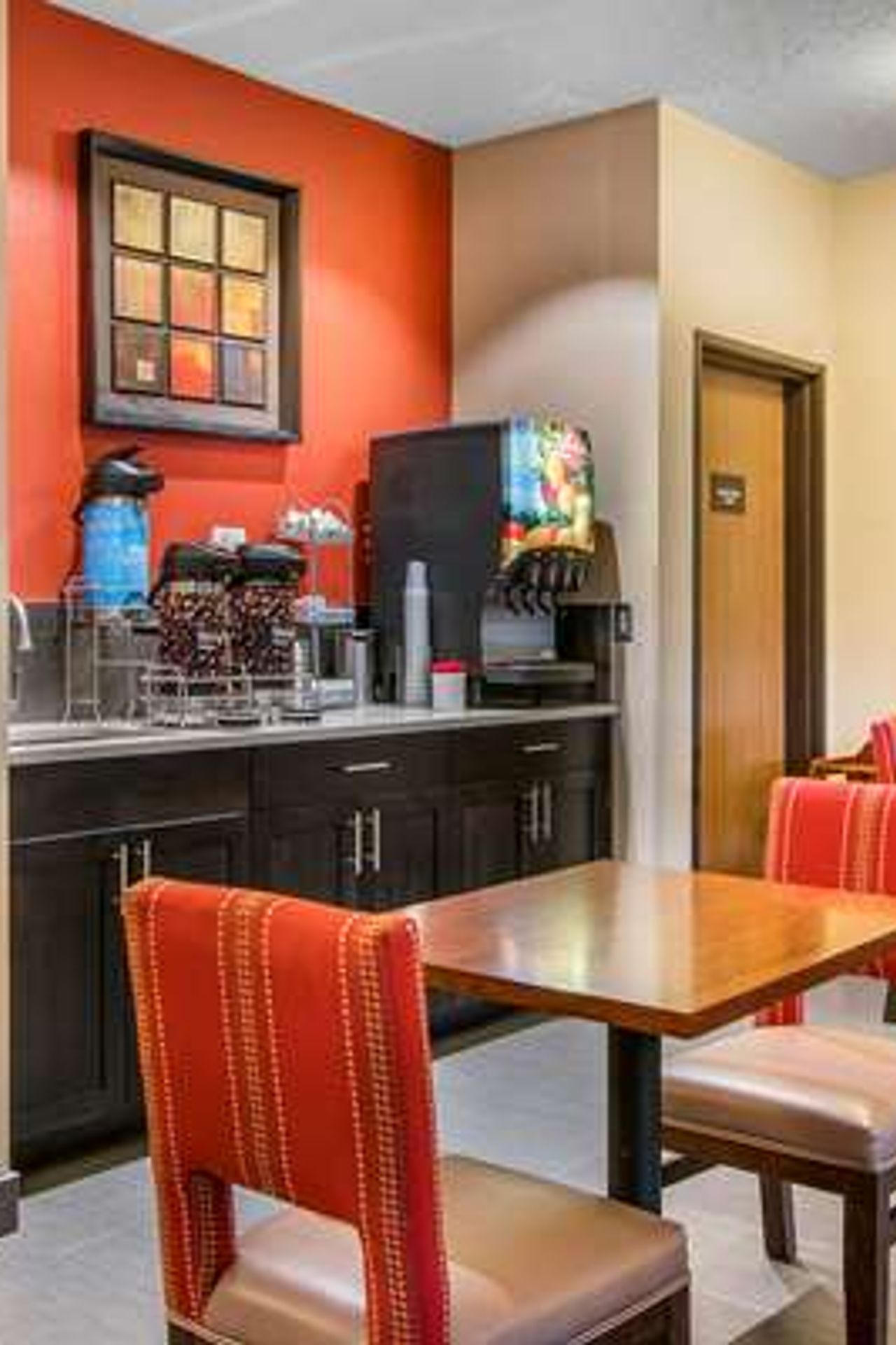 Photo of Comfort Suites Near Vancouver Mall
