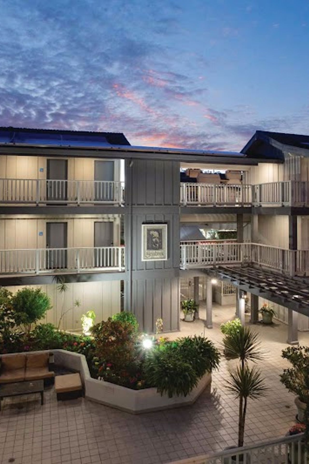 Photo of Holiday Inn Express - Courtyard