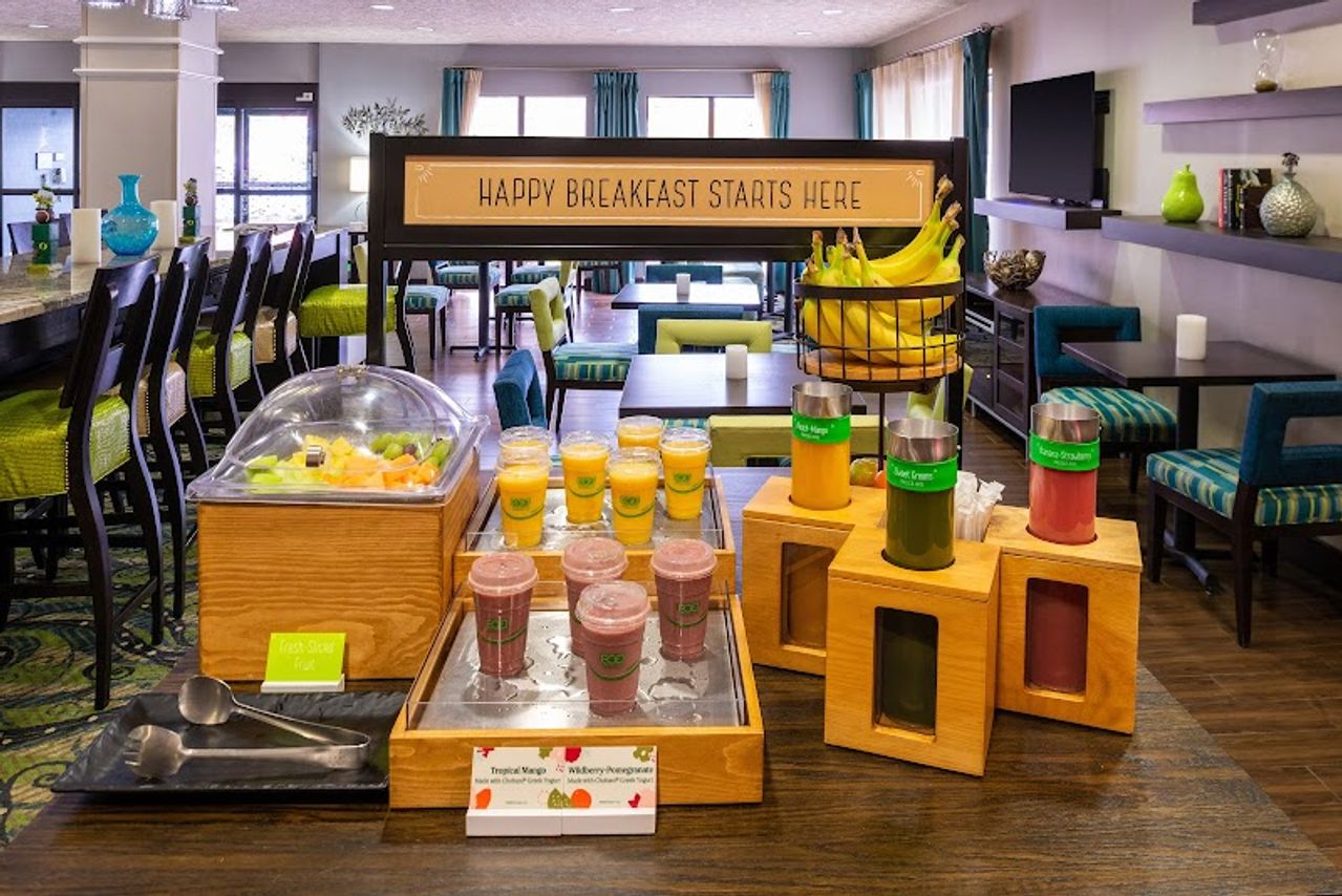 Photo of Hampton Inn Eugene - Complimentary hot breakfast