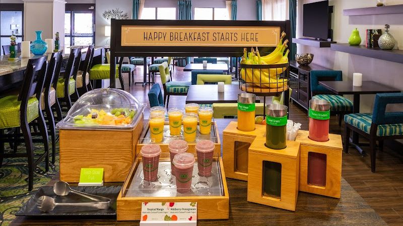 Photo of Hampton Inn Eugene - Complimentary hot breakfast