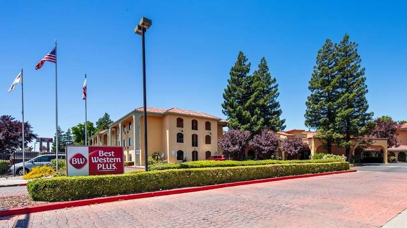 Photo of Best Western Plus Heritage Inn