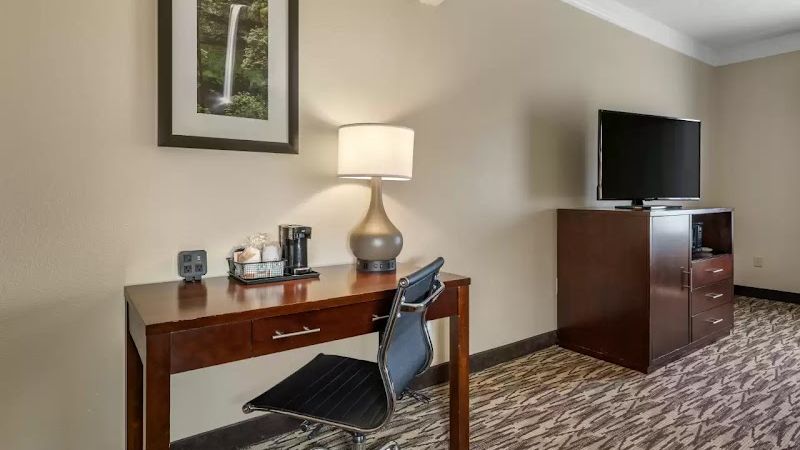 Photo of Comfort Suites Salem