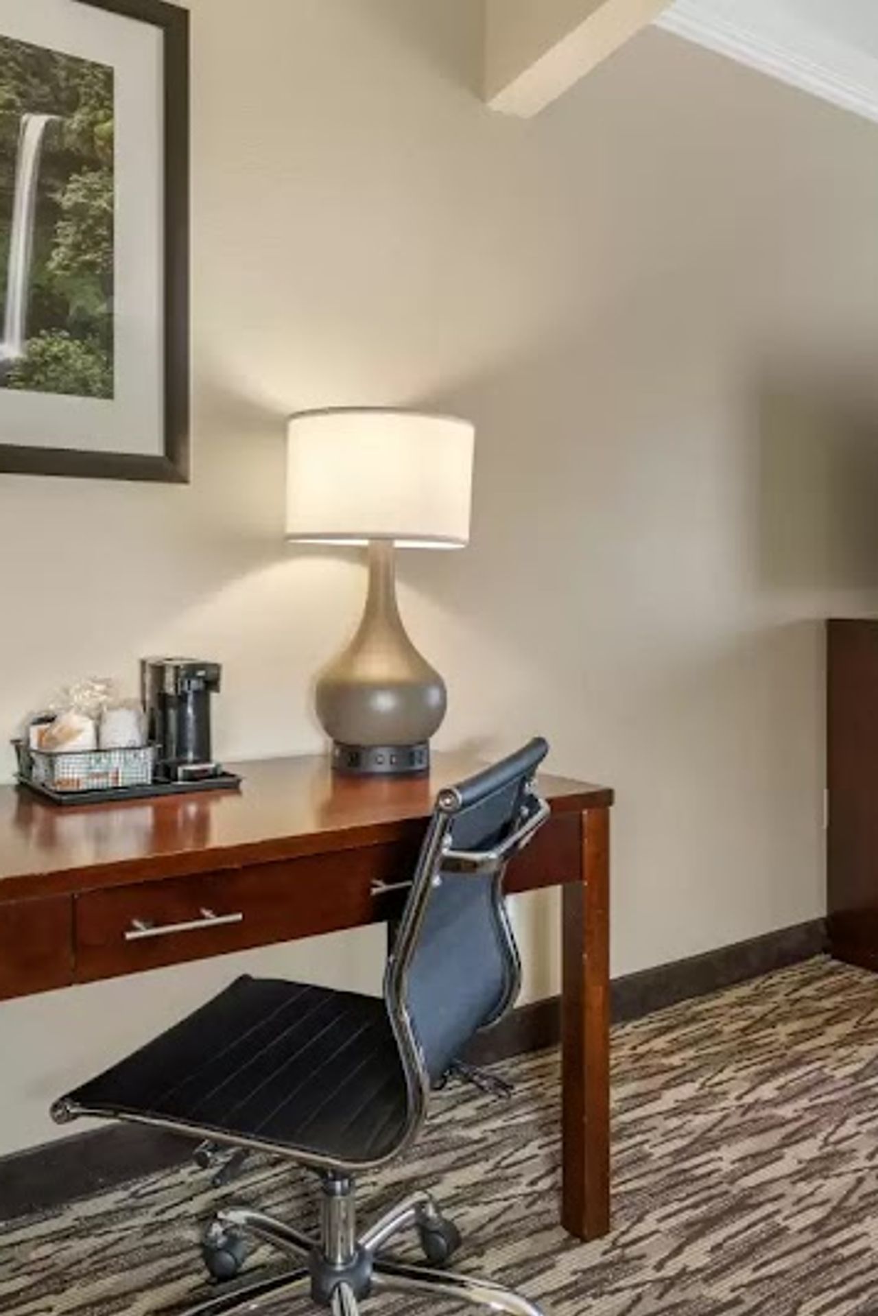 Photo of Comfort Suites Salem