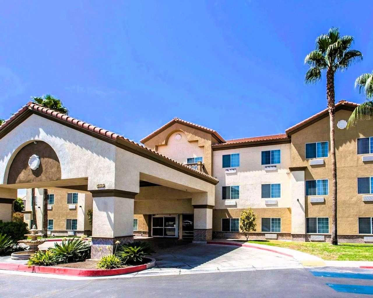 Comfort Suites Bakersfield