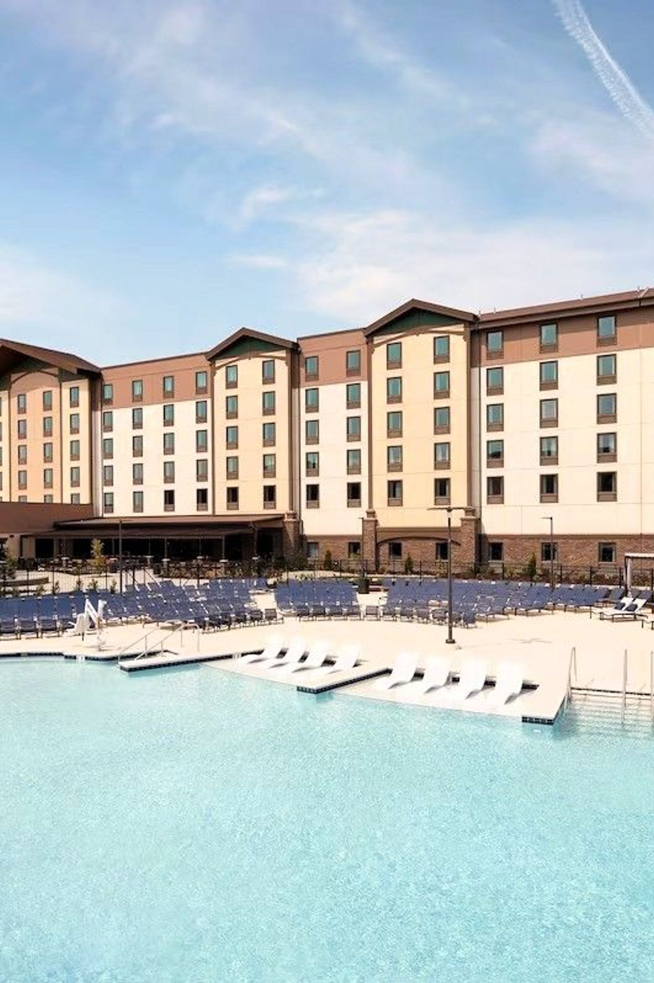 Great Wolf Lodge Water Park - Northern California - Outdoor Pool, Cabanas, Sun Loungers