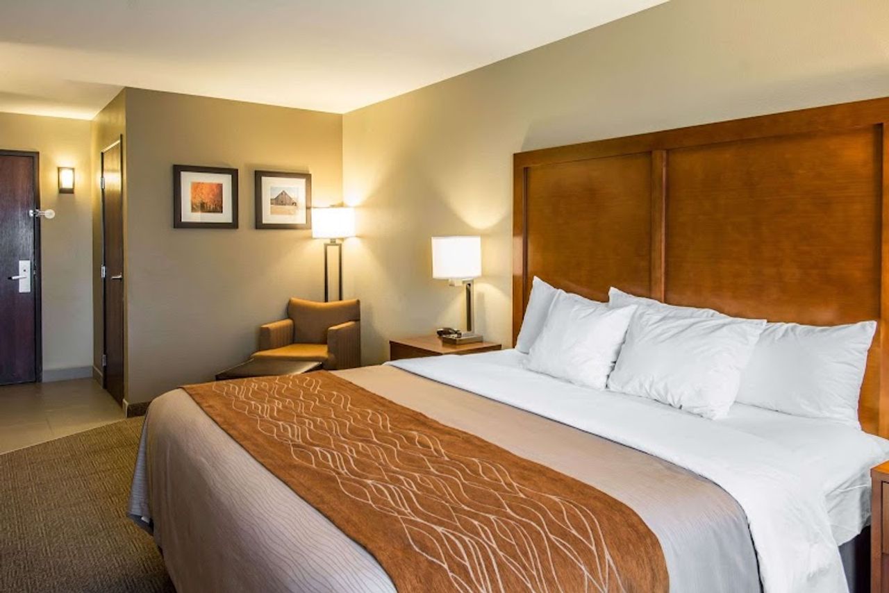 Photo of Comfort Inn & Suites