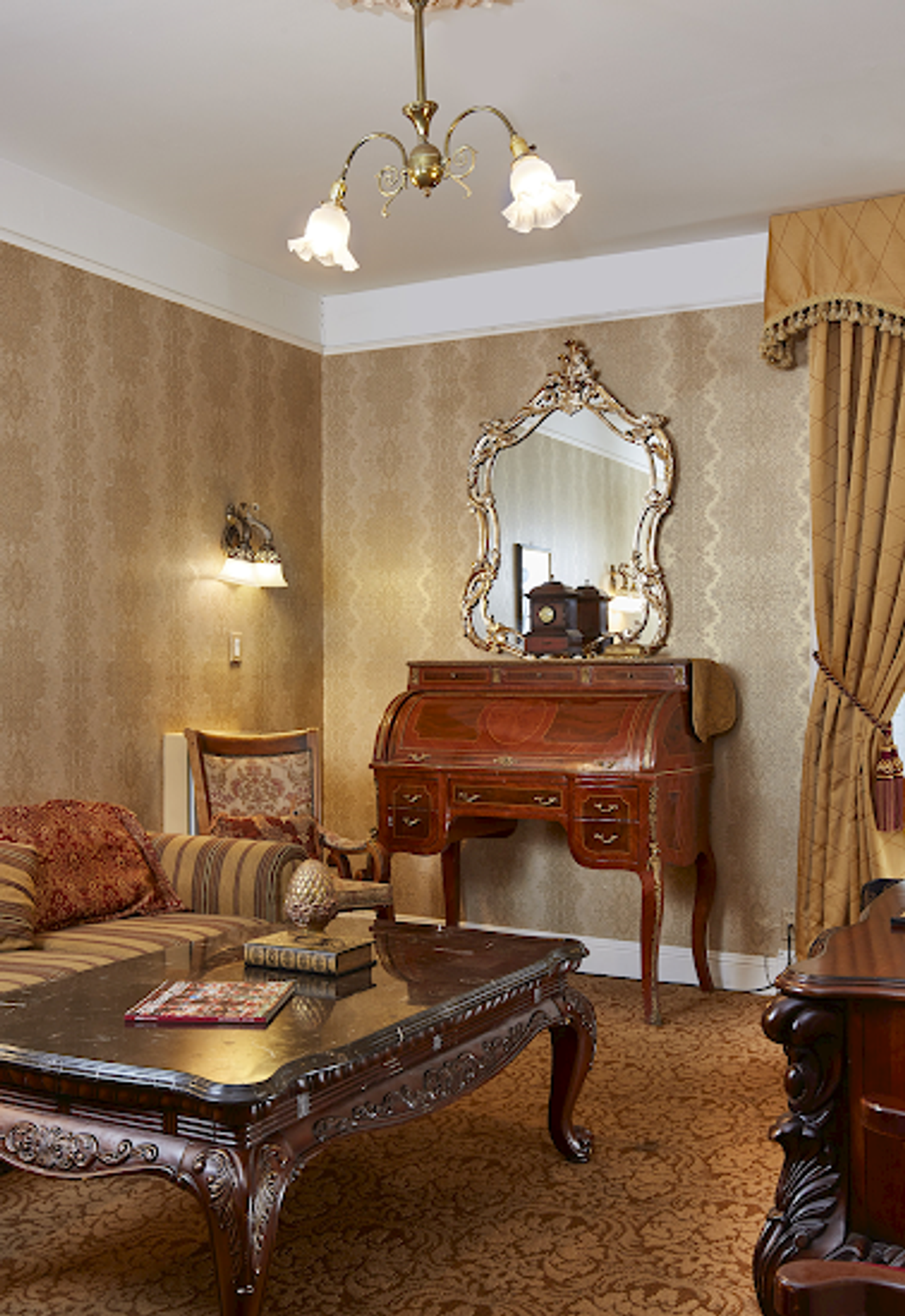 Photo of Queen Anne Hotel