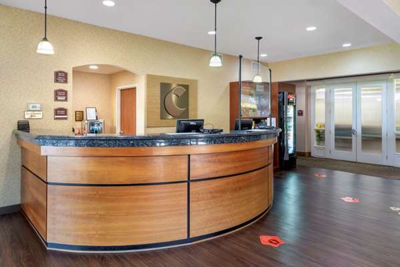 Photo of Comfort Suites Eugene - Reception, Lobby