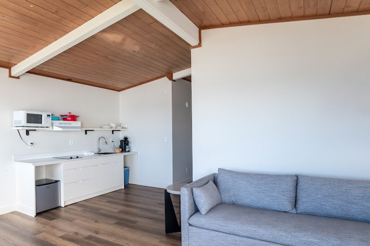 Photo of Seagull Beachfront Inn - Room, kitchenette