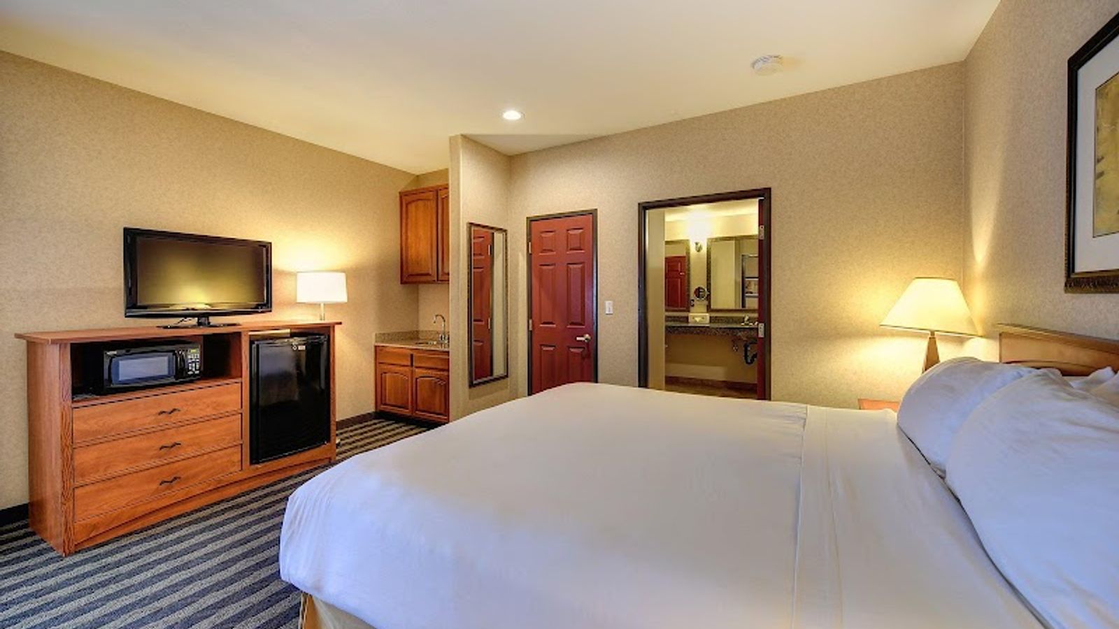 Photo of Holiday Inn Express & Suites Manteca City Center by IHG
