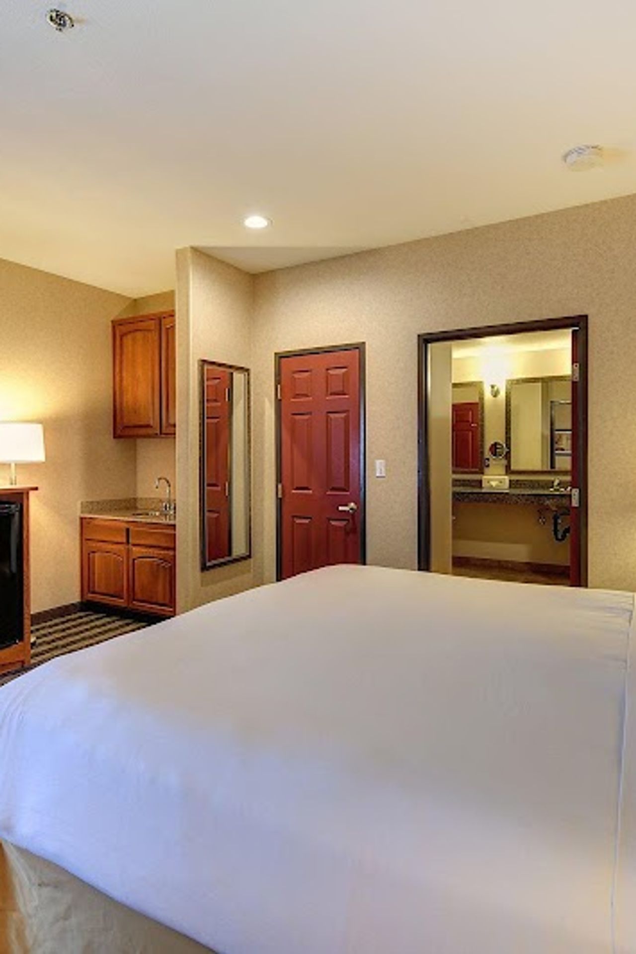 Photo of Holiday Inn Express & Suites Manteca City Center by IHG