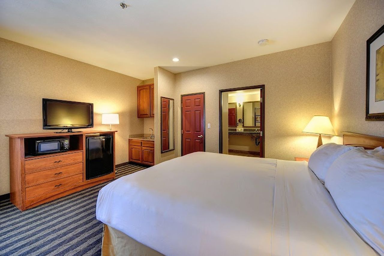 Photo of Holiday Inn Express & Suites Manteca City Center by IHG