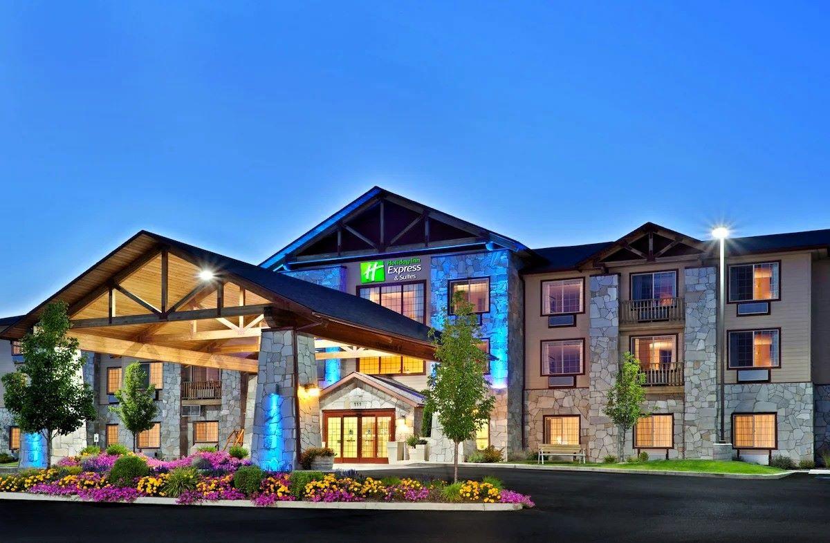 Holiday Inn Express & Suites Cheney, an IHG Hotel