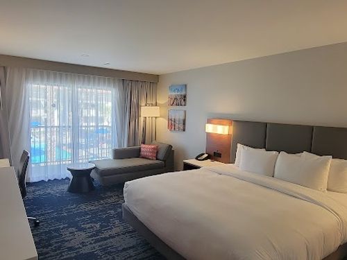 Photo of DoubleTree by Hilton Hotel Bakersfield