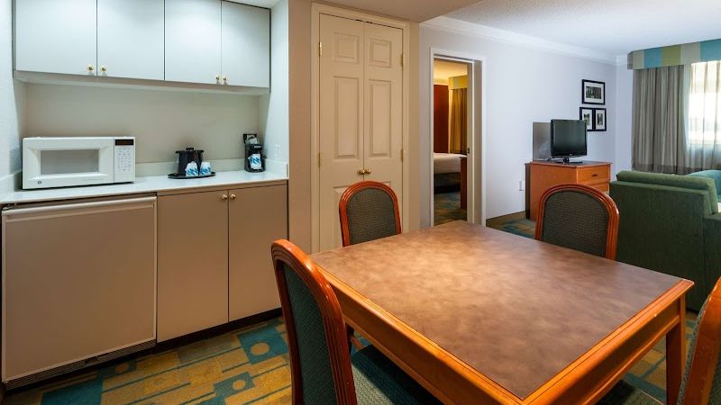 Photo of La Quinta Inn & Suites by Wyndham Seattle Sea-Tac Airport