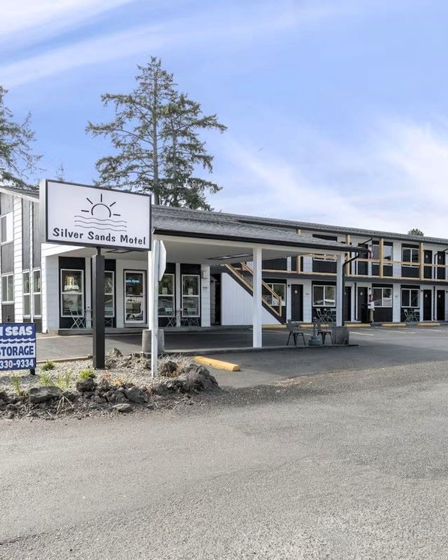 Silver Sands Motel