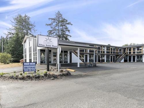 Silver Sands Motel