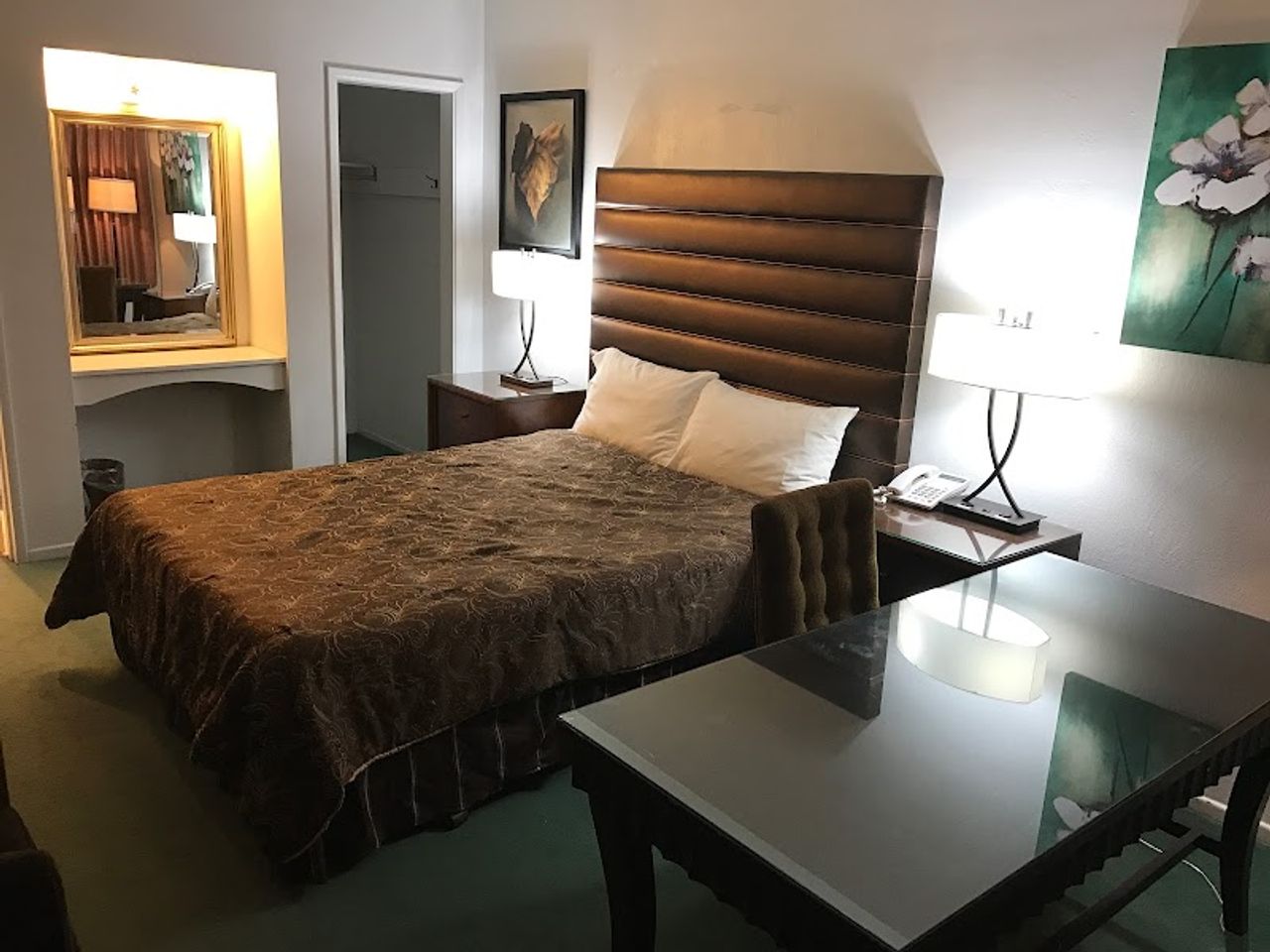 Photo of Discovery Inn