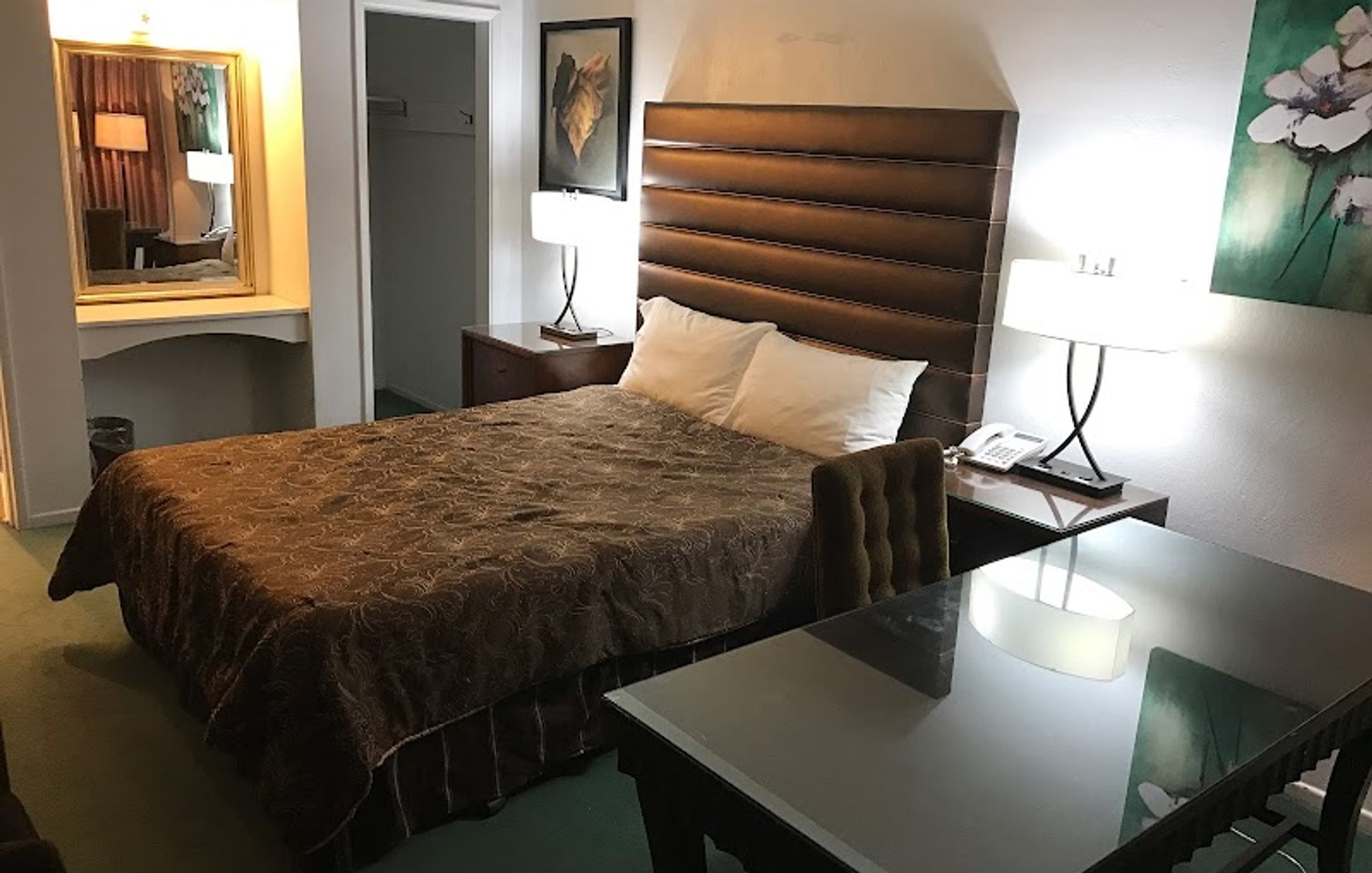 Discovery Inn