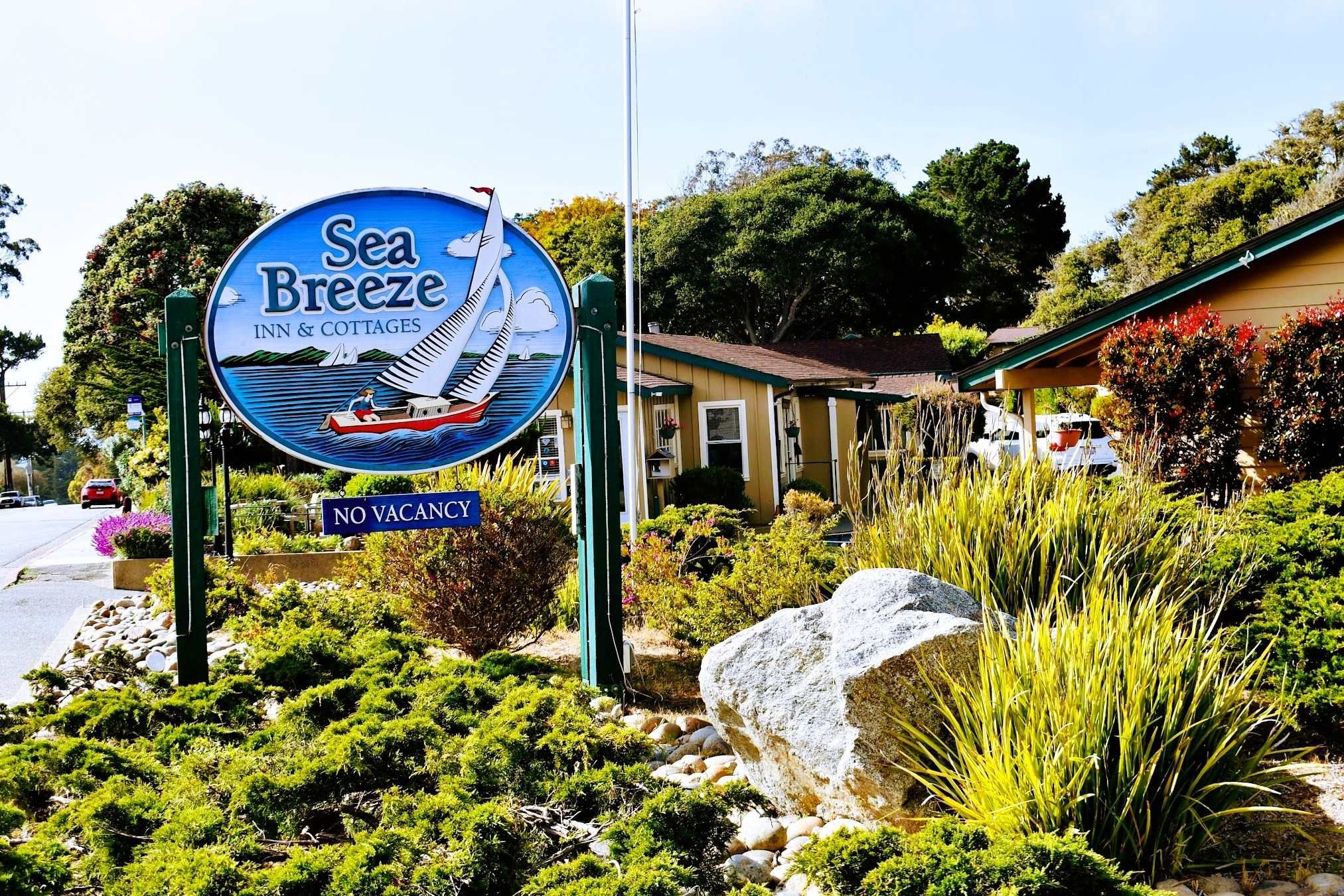Sea Breeze Inn and Cottages