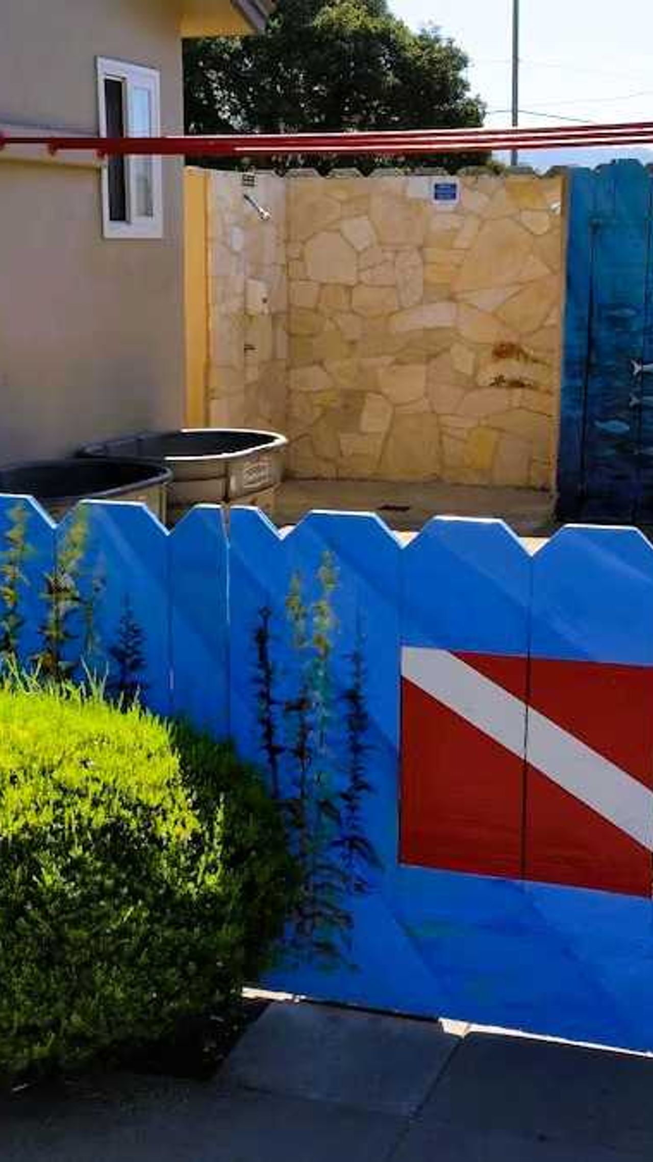 Photo of Lone Oak Lodge - Outdoor scuba diver rinse station